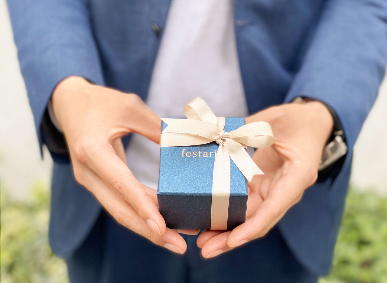 婚約指輪100年のトレンド変遷 2人にふさわしい指輪を選ぶ