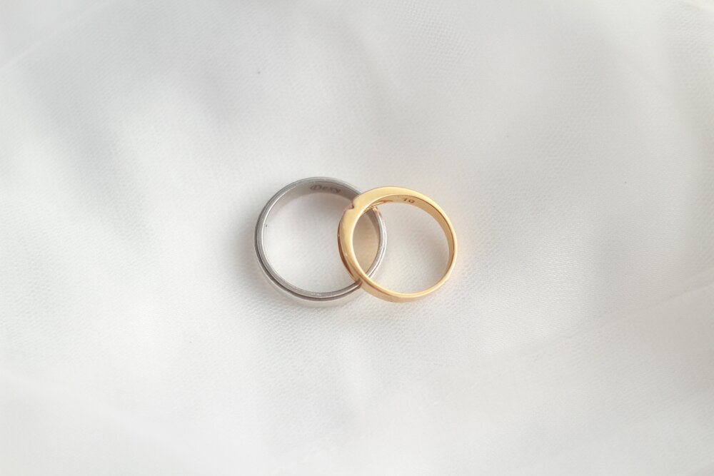 プラチナとゴールドの結婚指輪