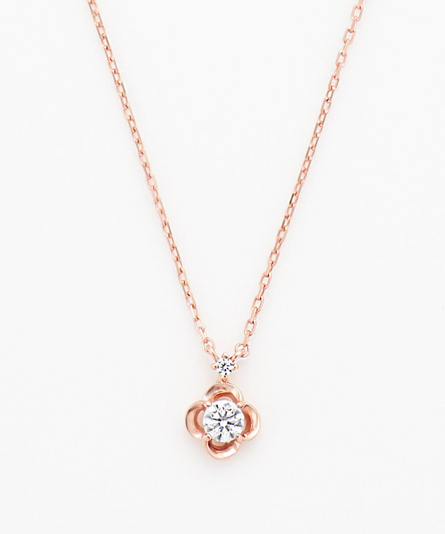 フラワーモチーフのネックレス