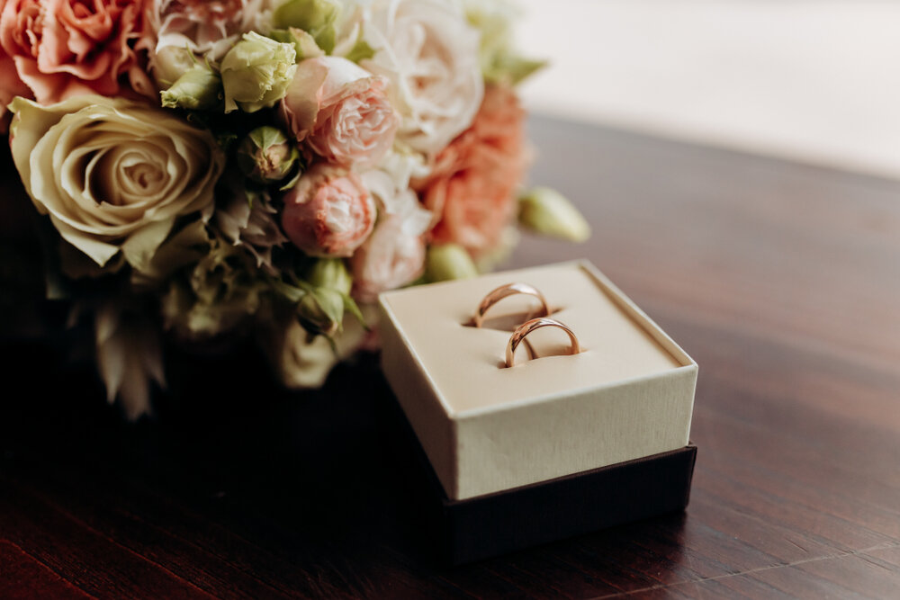 ボックスに入った結婚指輪