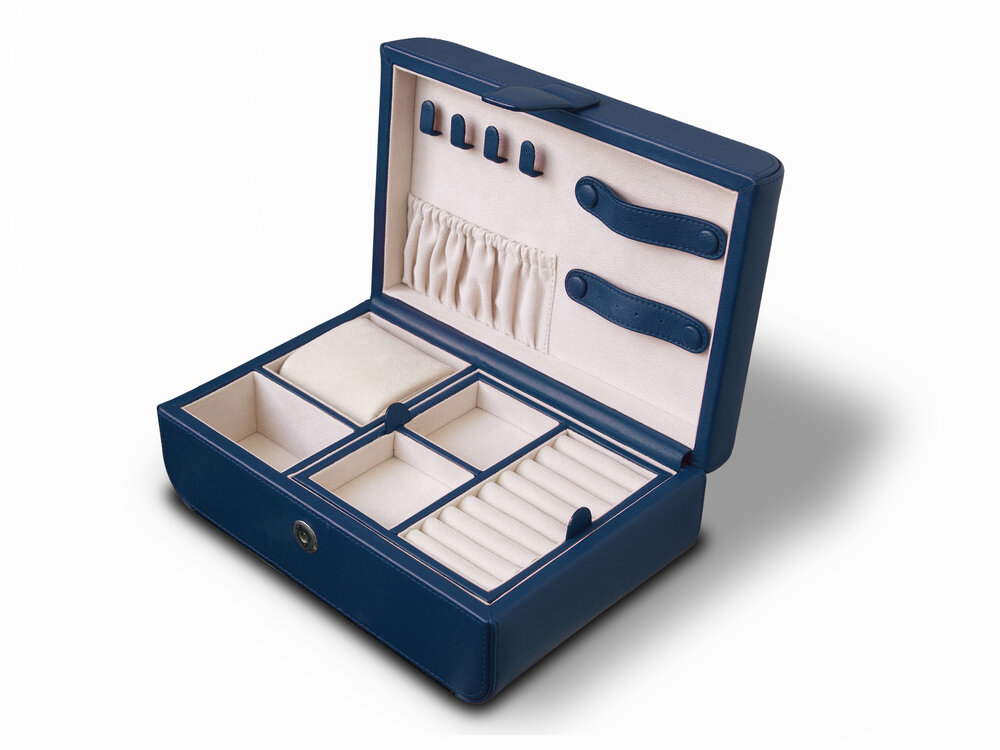 青いジュエリーボックス