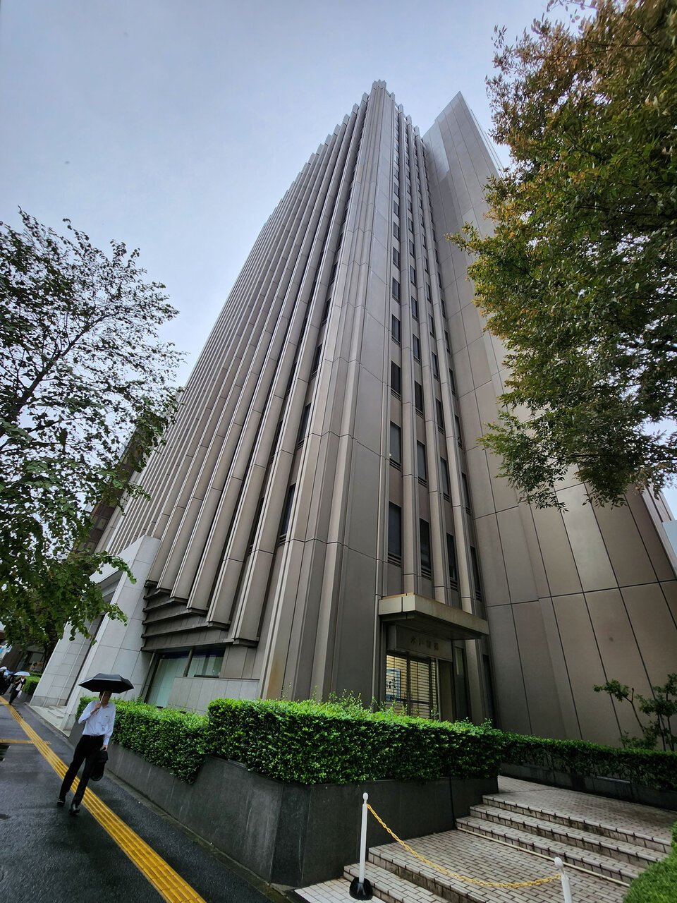 本紙分析、25年度宅建士試験解答速報/昨年より問題難しく/宅建業法、個数問題が増加など/合格ライン、34点前後か/受験者は24・5万人