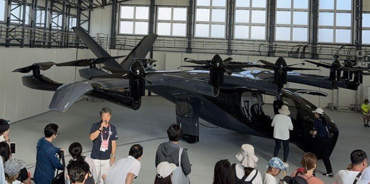 待たれる「空飛ぶクルマ」/国交省と経産省、合同「官民協議会」開く/社会実装へロードマップ/まず二地点間運航など