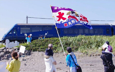 新年特集 事業環境、新たな領域に／国交省／地域力の再構築へ実装モデル、10団体に「地域づくり表彰」／エッジの効いたテーマが地域を動かす――2025年の優良事例を見る