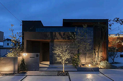 売上10年で12倍／目標１５０億円の長期ビジョン／ライフファンド