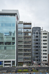 １０階建て延べ床２６００ｍ２、木造・木質化ビル／素材生かしたセットアップも／中央日土地