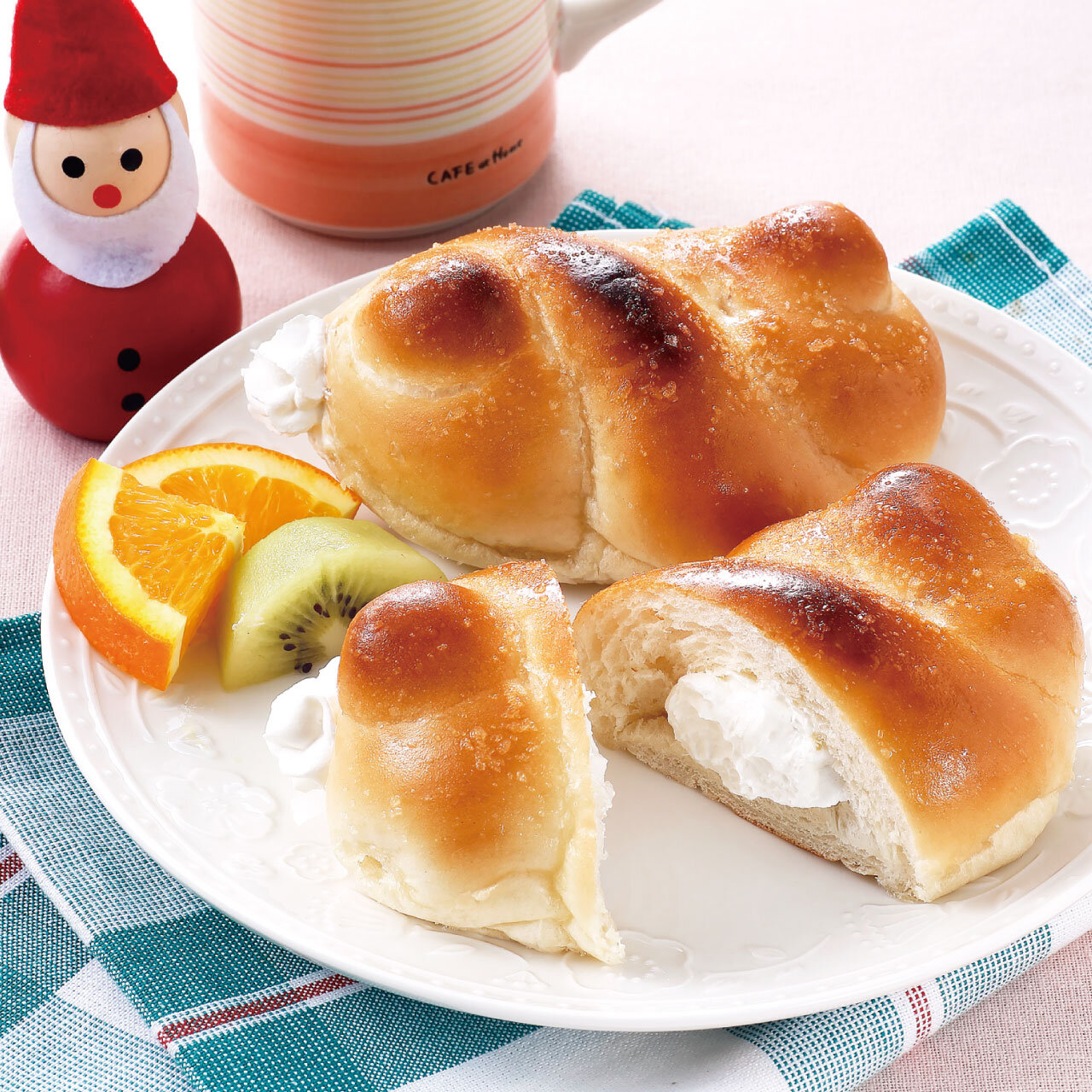 ホイップクリームパン