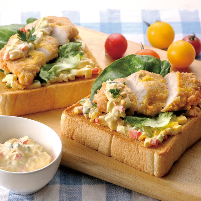 チキン南蛮のオープンサンド