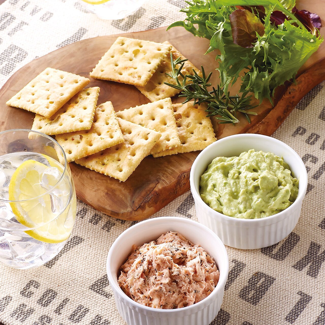 アボカドペースト＆鮭フレークのチーズディップ