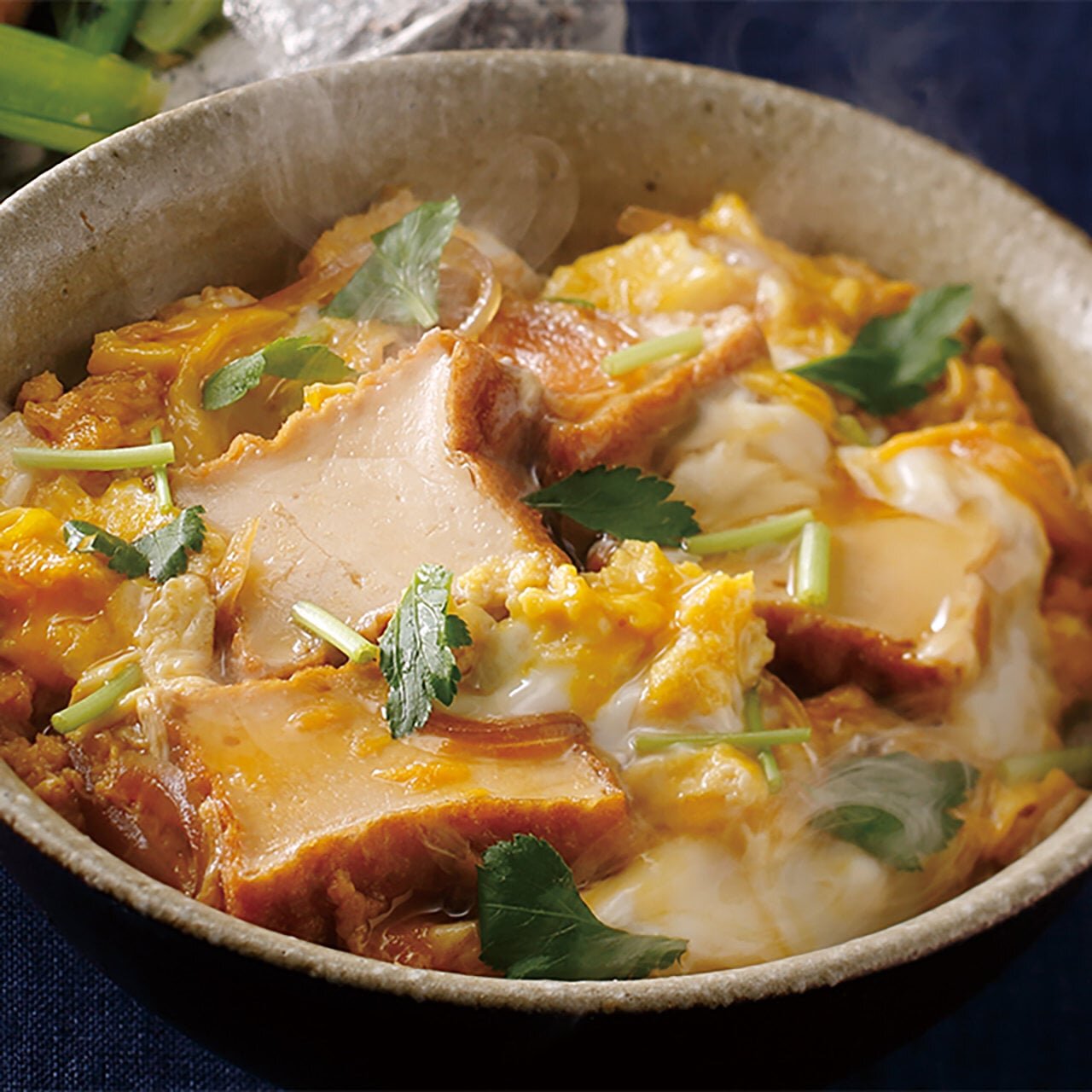 絹厚揚げの卵とじ丼