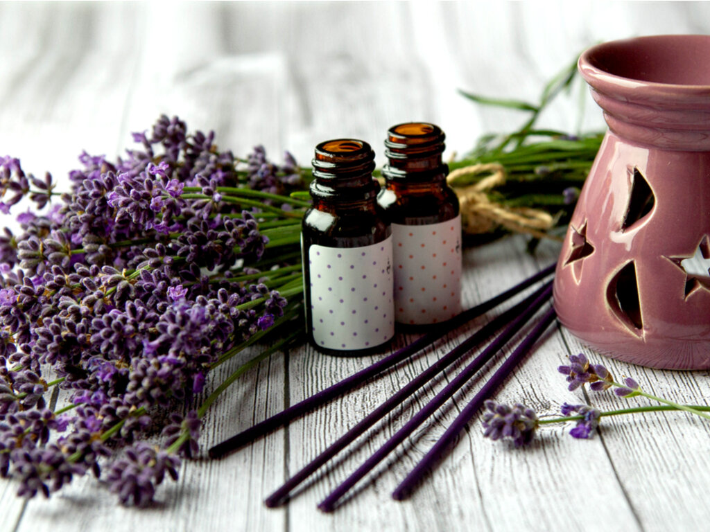 4.スイートアーモンドオイル