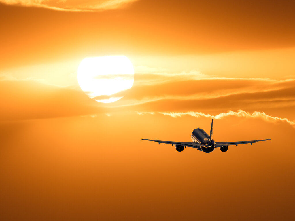 香水を飛行機に持ち込みたい人必見 飛行機内に香水を持ち込むときのルールとは Coloria Magazine カラリアマガジン