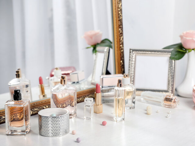 ドレッサーに飾っておきたくなる 可愛い香水瓶選 Coloria Magazine