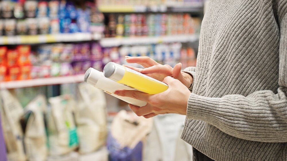 ボトルを選ぶ人