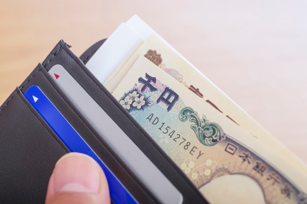 日本円とお財布の写真