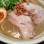「ラーメン頑固麺」旨味タップリ濃厚鶏豚骨ラーメンが絶品！伏見エリア不動の人気店！