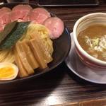 【行列必至】小麦香る極太もっちり麺が美味い！伏見の超人気店「つけ麺　きらり」【ラーメン】