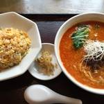伏見桃山　昔ながらの正統派「中国料理くれたけ」の担担麺が美味しい【中華】