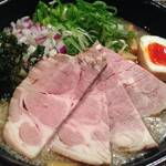 京都屈指の人気店！店名とは違い意外にあっさりの背脂煮干しラーメン「セアブラノ神」