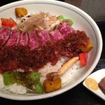 風情ある柳小路「御二九と八さい　はちべー」で絶品お肉ランチ【ミシュラン】