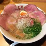 西院　レアチャーシューが絶品の「らーめん　鶴武者」に再訪！【ラーメン】