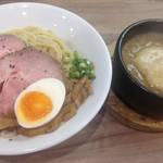伏見稲荷　お引越して広くなった「陽はまた昇る」　美味しさは変わらず！【つけ麺】