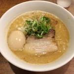 西院　トンとトリのキラメキな出会い「キラメキ×チキンハート　鶏のきもち」【ラーメン】