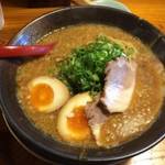 伏見横大路　キムチ無料でスープがどろっどろの「弁慶ラーメン　本店」【ラーメン】