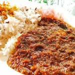 北区 新進気鋭のオシャレなカレー専門店 「Curry&Cafe　ジュナイナ」【カレー】