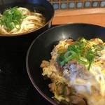 中書島駅構内　サクッと食べれる！「うどん・そば　麺座」【どんぶりもあり】