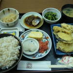 一乗寺の定食屋シリーズ①　ほっとする味◎ボリューム満点「せんなり」のおふくろ定食　【グルメ】