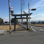 【京都珍スポットシリーズ①】一体これはどこの神社の鳥居？久御山のとある交差点