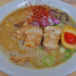 絶品の濃厚味変ソースと炒飯！ボリュームにも大満足！「ラーメンたぬき屋」