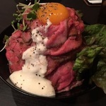 【京都初出店】肉食女子は必訪！神戸で話題のローストビーフ丼「レッドロック」が京都に！！