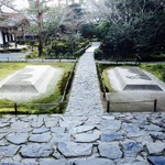 鹿ケ谷　3月最後の白砂壇の砂絵は春らしい装い「法然院」【観光】