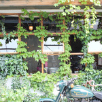二条＊グリーンに癒されいただく「CLAMP COFFEE SARASA （クランプコーヒーサラサ）」の至福の1杯【カフェ】