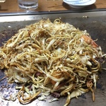 京都粉もんグルメの御三家！行列必至のキャベツまみれの焼きそば必食！！「ふくい」【五条大宮】