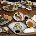いろんな意味で面白い店！「富田屋（とんだや）」～夜のお食事編～＠宮津の巻っす！