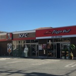 向日市のコンビニ跡に「ケンタッキー」と「ピザハット」が仲良く同時オープン！