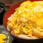 インスタジェニックなかつ丼が１番人気！渡月橋からすぐの「めん処 こばやし」