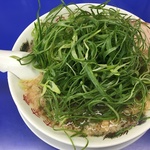 実は京都発祥！全国的な人気の王道京都ラーメン「来来亭」九条ねぎはたっぷりと！