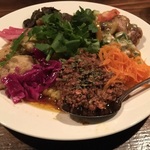 病みつきになる深夜のスリランカカレー！カクテルのレベルも高い「バーカオス」