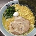 家系のこってりラーメンがうまい！京都駅からほど近くの「漫天兄弟（まんてんきょうだい）」