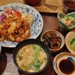 街の定食屋の域を超えた小料理店風情。「料理 まる福」＠千本丸太町
