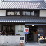 五条松原のモダン町家カフェ！風が吹き抜けるテラス席が最高！「サガン」