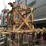 【京都三大祭】2016祇園祭最前線！これぞ伝統技法の職人芸！！「山鉾建て」始まりました☆【四条烏丸】