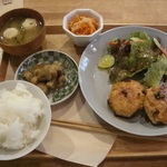 東山三条　白川沿い散歩のあとはカフェ「ペチカ」でゆったりランチはいかが？【カフェ】