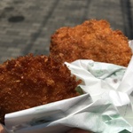 ウマウマの揚げたてコロッケがなんと40円！！淀の代名詞「翼虎（よくこ）」