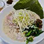 カプチーノ仕立ての濃厚オシャレラーメン！「八の坊 （ハチノボウ）円町店」