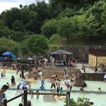プールデビューにぴったり！安心して水遊びが楽しめる！「西山公園ジャブジャブ池」
